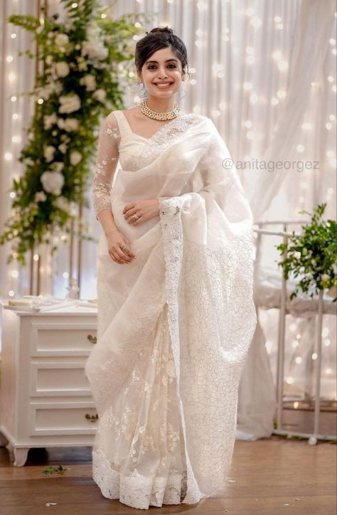 Christian Bridal Blouse Designs, Cutwork Saree Designs, White Saree Ideas, White Sari Blouse, Bridal White Saree, Buddhist Bride In White Saree, Confirmation Aesthetic, White Saree Aesthetic, Buddhist Bride