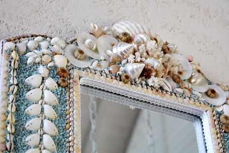 Shell Candle Holder, Seashell Art Diy, Sea Shells Diy, Kit Kemp, Seashell Mirror, Old Mirrors, Shells Diy, Shell Mirror, Shell Candles