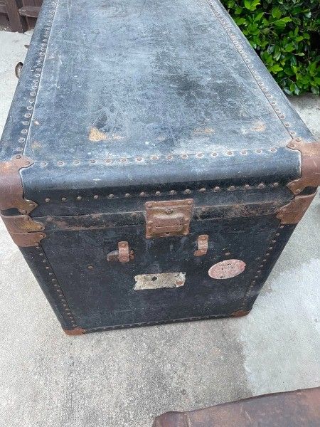 Finding the Value of an Old Trunk? | ThriftyFun Steamer Trunk Ideas Repurposed, Vintage Trunk Decor, Vintage Trunk, Old Trunk Makeover Ideas, Old Trunk Ideas Repurposed, Old Steamer Trunk Ideas, Vintage Trunks Makeover, Old Trunk Redo, Steamer Trunk Makeover