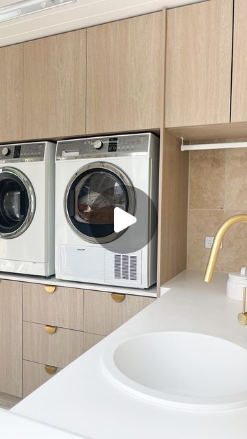 U Shaped Laundry Room Ideas, Laundry Room U Shape, Laundry Room Square Room, Small L Shape Laundry Room Ideas, L Shaped Laundry Room Ideas, U Shaped Laundry Room Layout, Laundry Room L Shape, Shower And Laundry Room Combo, L Shaped Utility Room