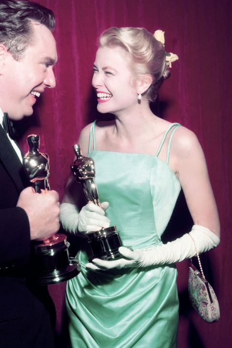 Best Oscar Dresses Of All Time, Oscars Dresses, Best Oscar Dresses, Camille Gottlieb, Grace Kelly Style, Edith Head, Princess Grace Kelly, Oscar Award, Oscar Dresses