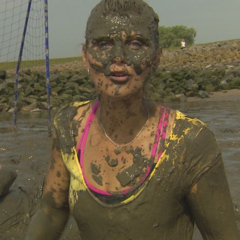 Mudding Girls, Muddy Girl, Fun At Work, Fun Summer, Outdoor Fun, Comfort Zone, Carnival Face Paint, Sports, Instagram