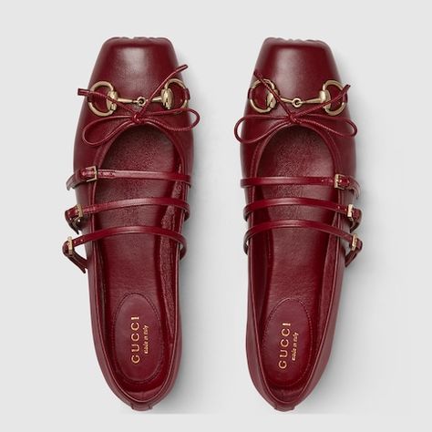 This iconic Horsebit ballet flat pays homage to the original ballet shoe silhouette defined by a squared tucked toe cap and the delicate bow detail. This style is crafted in Gucci Rosso Ancora red leather and defined by a light gold-toned Horsebit. The "sacchetto" construction ensures a high level of comfort, thanks also to the soft padded insole. Gucci Horsebit Ballet Flats, Gucci Ballet Flats, Dreams List, Church Shoes, Shoe Silhouette, Gucci Flats, Church's Shoes, Red Ballet Flats, Ballet Shoe