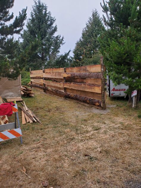 Fence Around Tree Trunk, Log Fence Ideas, Log Fencing Ideas, Log Garden Fence, Stacked Log Fence, Log Fence, Diy Backyard Fence, Gabion Wall, Rustic Fence