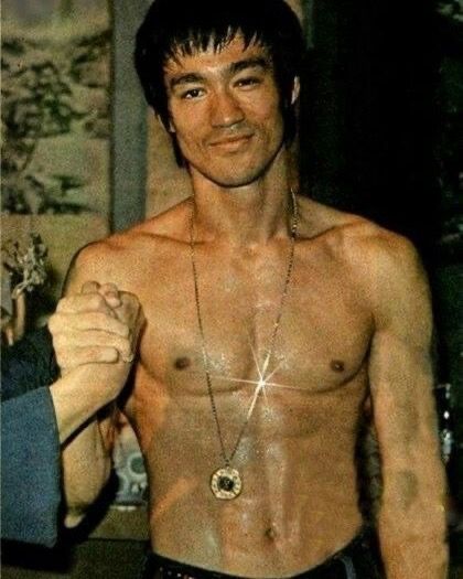 Bruce Lee Family, Ben Bruce, Bruce Lee Pictures, Bruce Lee Art, Bruce Lee Martial Arts, Bruce Lee Quotes, Bruce Lee Photos, Brandon Lee, Martial Artists