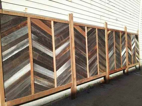 Alternative way to reuse old fence boards to make a new fence, wish i would have seen this before we made our reused fence. Pallet Wood Privacy Fence, Wood Fence Panels Ideas, Reclaimed Wood Fence Ideas, Reclaimed Wood Fence, Scrap Wood Fence, Reuse Fence Panels, Reclaimed Fence Boards Ideas, What To Do With Old Fence Boards, Repurposed Fence Boards Diy