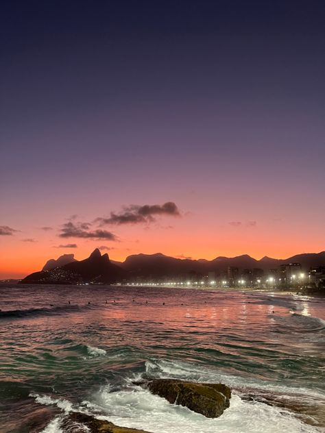 #sunset #brazil #ipanema Brazil Night Aesthetic, Brazil Scenery, Brazil Beach Aesthetic, Brazil Ipanema, Brazilian Beaches, Brazil Sunset, Brazil Vibes, Brazil Core, Brazil Summer