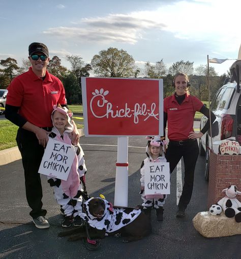 Chicken Trunk Or Treat Ideas, Chickfila Trunk Or Treat, Chik Fil A Trunk Or Treat, Petting Zoo Trunk Or Treat, Trick Fil A Trunk Or Treat, Family Trunk Or Treat, Cow Appreciation Day, Cookie Booth, Girl Scout Cookies Booth