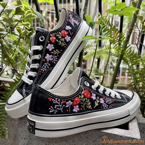 Embroidered Converse/ Custom Converse Chuck Taylor Embroidered Flowers/ Embroidered Converse Low Tops / Wedding Embroidered Shoes Embroider Converse Low Top, Converse Embroidery Ideas Low Top, Custom Embroidered Converse, Embroidered Converse Low Top, Black Converse Low, Shoe Art Designs, Converse Embroidery, Shoes Embroidery, Mexican Shoes