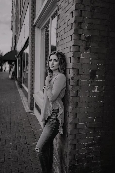 Black and white, brick, model, girl, city, poses, photoshoot Brick Wall Photoshoot Ideas Aesthetic, Brick Wall Senior Pictures Posing Ideas, Brick Building Photoshoot, Brick Background Photoshoot, Brick Photoshoot, Terrace Photoshoot Ideas, Urban Photoshoot Women, Brick Wall Photoshoot Ideas, Alleyway Photoshoot