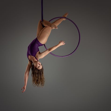 Lyra Costumes, Aerial Hoop Photoshoot, Lyra Photoshoot, Aerial Hoop Poses, Hoop Photoshoot, Happy Birthday Unique, Hoop Poses, Aerial Photoshoot, Lyra Poses