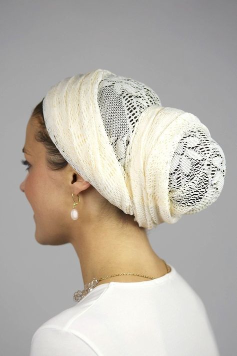 Motif Soutache, Christian Veils, Lace Scarves, Christian Head Covering, Hair Wrapping, Head Coverings, Head Wrap Styles, Hair Scarf Styles, Jewish Women