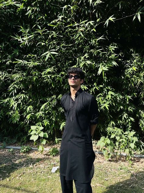 Eid Poses For Boys, Eid Poses For Men, Eid Pose Ideas Men, Boys In Black Kurta, Boys Eid Outfit, Kurta Poses For Men Aesthetic, Traditional Indian Men Aesthetic, Desi Boy Aesthetic Kurta, Aesthetic Kurtas For Men