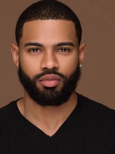 Dark Skin Men With Beards, Black Men Beards, Latin Men, Light Skin Men, Dark Skin Men, Black Men Fashion Casual, Workout Without Gym, Black Men Fashion, Light Skin