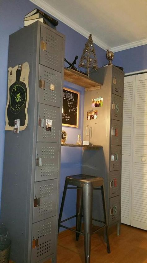 Gym lockers used for storage.  Two gym lockers painted gray with added reclaimed barnwood for shelves.  Great industrial look with added stools and black board for desk. Locker Repurpose Ideas, Diy Home Gym Basement, Locker Ideas For Home, Locker Upcycle, Teenage Playroom, Locker Decorations Diy, Locker Desk, Locker Bedroom, Industrial Lockers