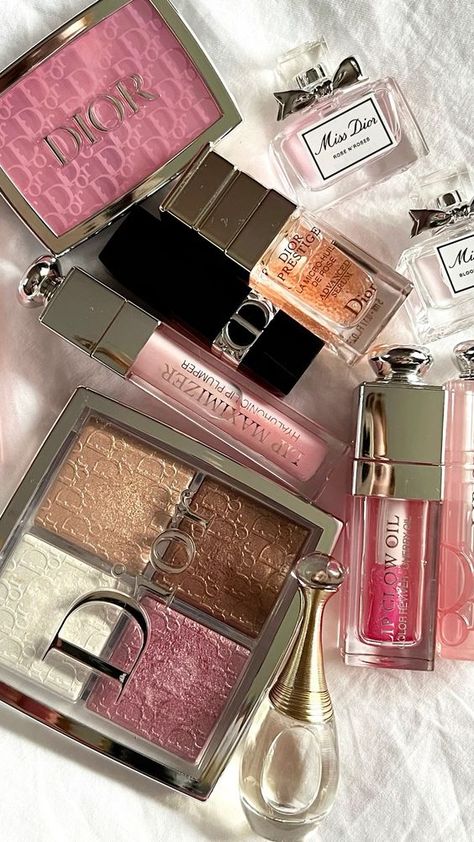 dior beauty obsessed Dior Vibes, Young Ballerina, Koleksi Makeup, Shoes Matching, Makeup Dior, Glamorous Makeup, Dior Makeup, Dior Beauty, Dior Addict