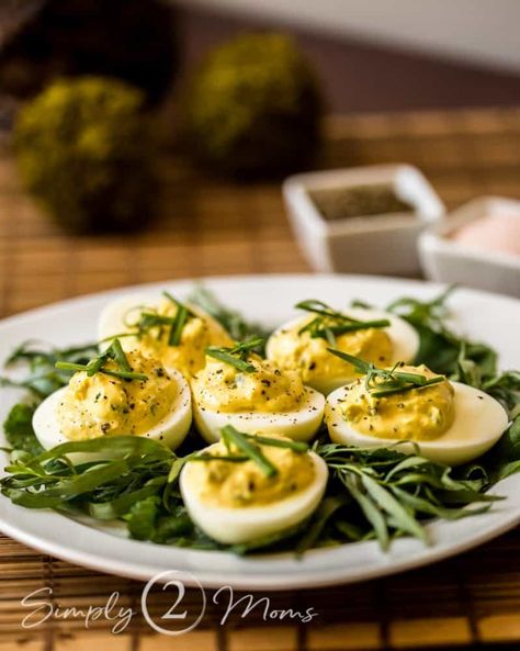 Ready to elevate your deviled eggs to the next level? These zesty deviled eggs combine horseradish and fresh herbs for a delicious and sophisticated flavor! #lowcarb #keto #glutenfree #appetizer #sidedish #picnic #Easter #snack #lunch #THM Deviled Eggs Keto, Horseradish Deviled Eggs Recipe, Glutenfree Appetizer, Gruyere Grilled Cheese, Horseradish Deviled Eggs, Whole Wheat Pie Crust, Easter Snack, Eggstra Special, Deviled Egg Recipe