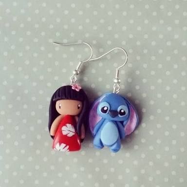 Disney Art Diy, Cercei Din Lut Polimeric, Polymer Clay Disney, Diy Fimo, Polymer Clay Jewelry Tutorials, Lilo Et Stitch, Doll Diy, Polymer Clay Jewelry Diy, Polymer Crafts