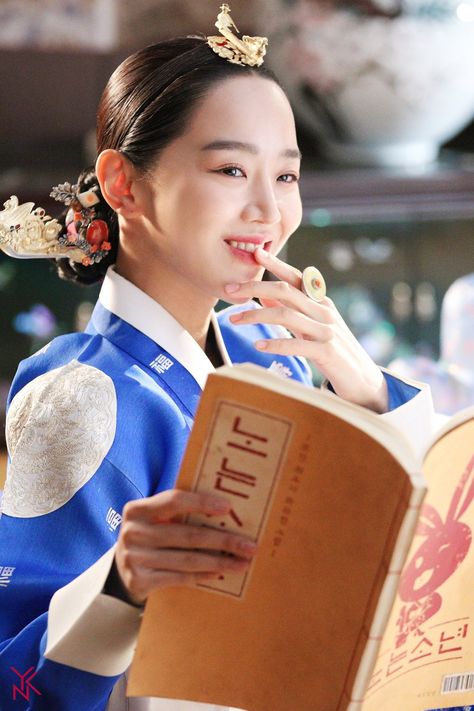 Mr Queen Kdrama, Mr Queen, Shin Hye-sun, Girl Drama, Adventure Time Wallpaper, Korean Accessories, Korean Drama List, Korean Hanbok, Drama Funny