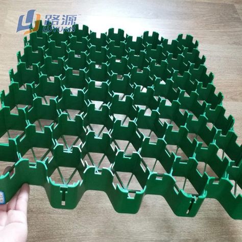 Plastic Grass Grid Paver Plastic Grass Pavers, Grass Pavers Driveway, Grass Pavers, Plastic Grass, Green Environmental Protection, Modern Factory, Paver Driveway, Green Environment, Sound Absorbing