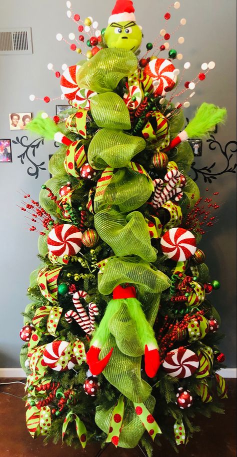 Grincj Christmas Tree, Classy Grinch Tree, Christmas Tree Grinch Style, Small Grinch Tree, The Grinch Christmas Tree, Grinch Christmas Tree Ideas, Grinch Christmas Crafts, Whimsical Grinch Tree, Grinch Tree