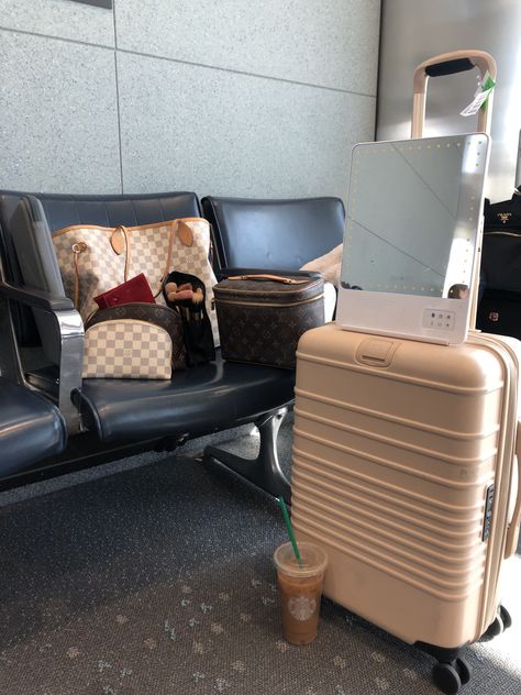 Beis Luggage, Best Travel Makeup, Travel Makeup Essentials, Louis Vuitton Suitcase, Airport Luggage, Louis Vuitton Luggage, Louis Vuitton Travel Bags, Louis Vuitton Travel, Louis Vuitton Neverfull Gm