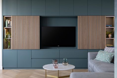 Media Walls, London Living Room, Tv Wall Cabinets, Living Room Wall Units, Living Room Built Ins, Hidden Tv, Suport Tv, Tv Unit Interior Design, Tv Cabinet Design