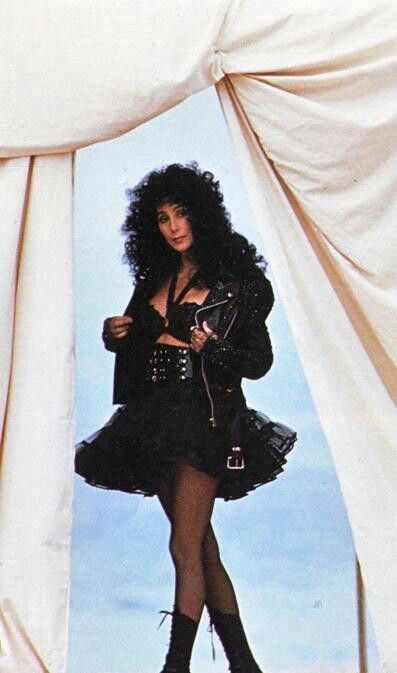 Cher 80s Cher, Cher 80s, Cher 90s, 80s Rock Fashion, Cher Costume, 80s Inspired Outfits, Cher Outfits, Look 80s, 80s Party Outfits