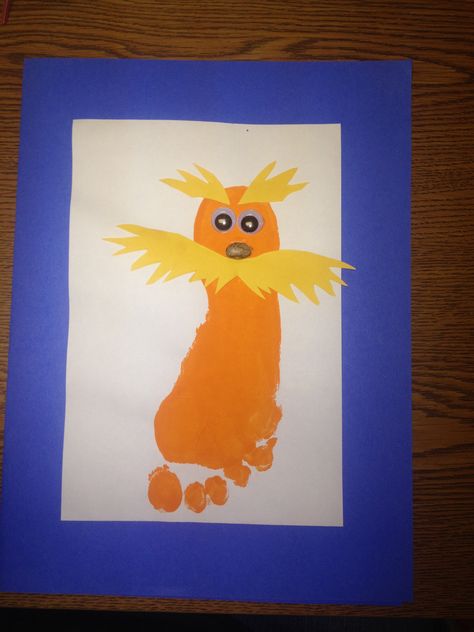 Lorax footprint art Dr Seuss Footprint Crafts, Dr Seuss Crafts For Kids, Lorax Craft, Baby Footprint Crafts, Dr Seuss Art, Infant Art, Print Crafts, Dr Seuss Activities, Dr Seuss Crafts