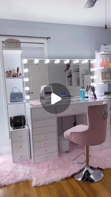 Makeup Studio Ideas Small Spaces, Small Makeup Studio, Makeup Studio Ideas, Makeup Furniture, Dream Vanity, Makeup Studio, Small Makeup, Beauty Room, May 5