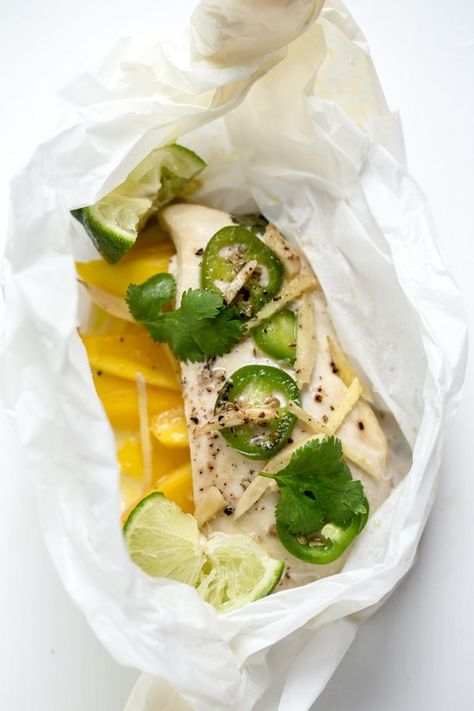 ginger mango chicken en papillote - Jelly Toast Parchment Paper Recipes, Papillote Recipes, Mango Chicken, Enjoy Your Meal, Cooking Dinner, Parchment Paper, Fish Recipes, Healthy Dinner, Chicken Breast