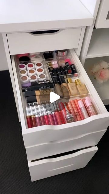 Ikea Drawer Organizer, Ikea Organisation, Ikea Storage Units, Rangement Makeup, Ikea Vanity, Ikea Alex Drawers, Makeup Vanities, Ikea Drawers, Room Organization Bedroom