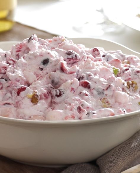 Taste of Home on Instagram: “The secret to this Creamy Cranberry Salad? Tangy fruit, fluffy marshmallows and crunchy nuts. Click the link in our profile to get the…” Salad Recipes For Thanksgiving, Thanksgiving Jello Salad, Jello Salad Recipes, Thanksgiving Jello, Fresh Cranberry Salad, Cranberry Salad Recipes, Cranberry Fluff, Gelatin Salad, Recipes For Thanksgiving