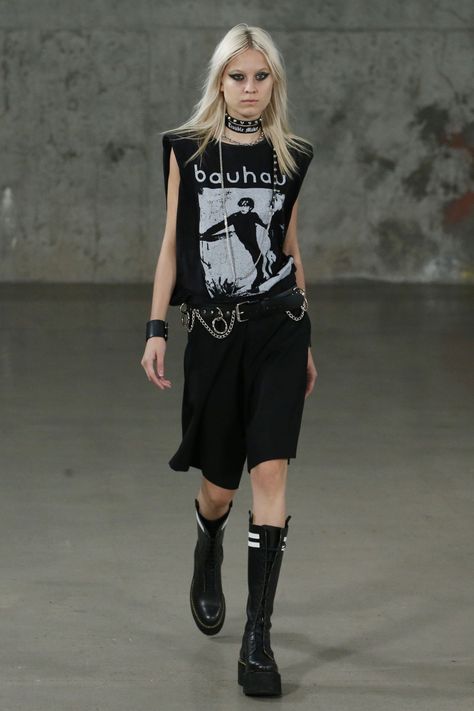 Techno Style, Parisienne Chic, Rave Outfit, New Rock, Estilo Punk, Punk Outfits, Alt Fashion, Grunge Goth, Mode Inspo