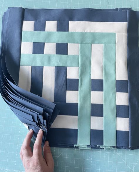 Make It Modern- A-Maze Me Quilt – Riley Blake Designs Maze Quilt Pattern, Riley Blake Quilt Patterns, Maze Quilt, Riley Blake Quilt, Bee Cross Stitch, Modern Quilt Pattern, Modern Quilting, Design Maker, Quilting Thread