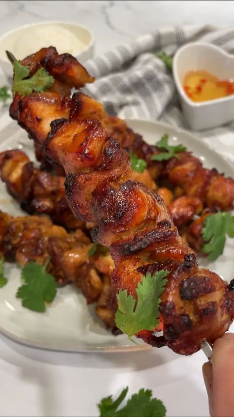 Vietnamese Dinner, Skewers Chicken, Vietnamese Chicken, Chicken On A Stick, Kebab Recipes, Popcorn Chicken, Air Fryer Dinner Recipes, Chicken Pasta Recipes, Chicken Skewers