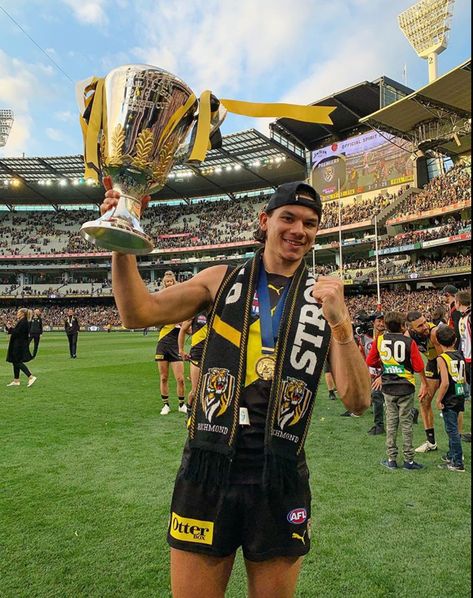 Richmond Afl, Hot White Men, Richmond Football Club, Australian Football League, Richmond Tigers, The Mack, Sport Posters, Pop Goes The Weasel, Australian Football