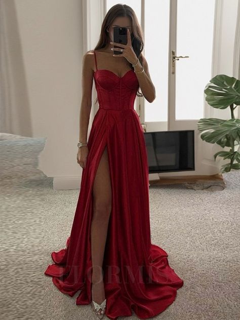 Prom Dress With Split, Prom Dress Inspo, Prom Dresses Elegant, Dress With Split, Prom Dress Ideas, Stunning Prom Dresses, Prom Inspo, Red Stain, Party Kleidung