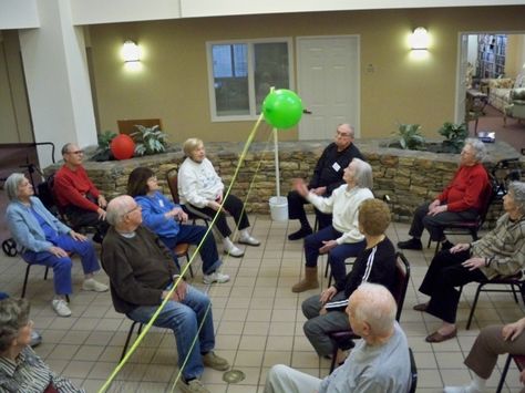 Balloon Volleyball For Seniors, Games To Play With Seniors, Retirement Home Activities, Games For Elderly Nursing Homes, Activities For Nursing Home Residents, Balloon Volleyball, Elderly Activities Crafts, Nursing Home Crafts, Assisted Living Activities