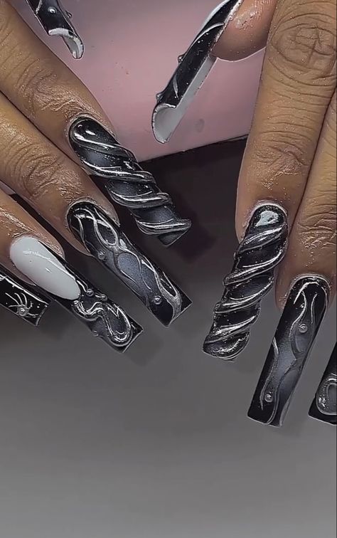 Matrix Nail Art, Nye Nails 2024, Black And Grey Nail Ideas, Rich Nails Design, Silver And Black Nail Designs, Darker Nails, Emo Nails Acrylic, Black And Silver Nails Ideas, Cement Nails