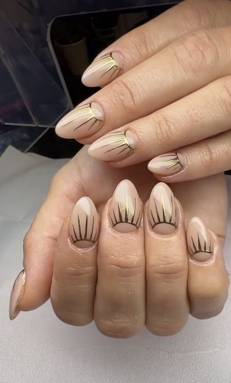 Old Hollywood Inspired Nails, Roaring 20s Nails 1920s Style, 20s Nails Gatsby, Great Gatsby Nails Designs, 1920s Nails Roaring 20s, Roaring 20s Nails, Gatsby Nails 1920s, Gatsby Inspired Nails, Flapper Nails