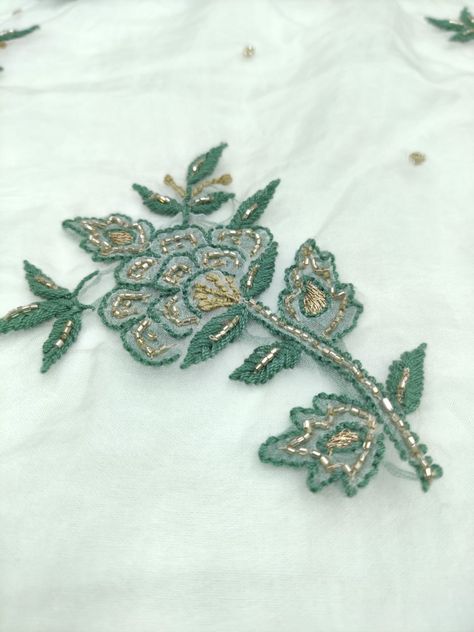 Pech Work Design, Stitching Hacks, Buti Design, Hand Work Design, New Embroidery Designs, Embroidery Suit, Bridal Dresses Pakistan, Hand Embroidery Patterns Flowers, Dress Design Patterns