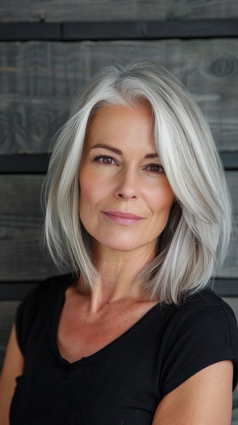 50+ Elegant Hairstyles For Women Over 60 In 2024 Grey Bob Hairstyles, Kort Bob, Κούρεμα Bob, Grey Hair Over 50, Grey Hair Transformation, Gorgeous Gray Hair, Grey Hair Inspiration, Beautiful Gray Hair, Natural Gray Hair