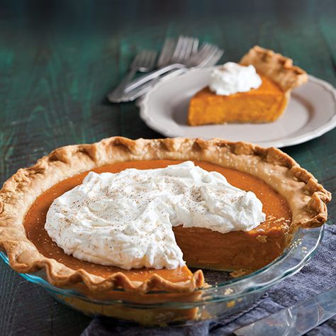 This classic Sweet Potato Pie is full of flavor from vanilla, cinnamon, nutmeg, and a generous serving of sweetened whipped cream. Sweet Potato Pie Southern, Sweet Potato Pies Recipes, Walnut Recipes, Sweetened Whipped Cream, Orange Interior, Potato Pie, Sweet Potato Pie, Paula Deen, Pie Dessert