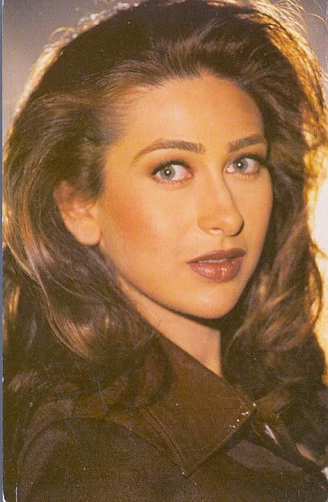 Karishma Kapoor 90s, Vocal Songs, 90s Bollywood Actress, Kareena Kapoor Pics, Sunny Deol, Bollywood Retro, Karishma Kapoor, Karisma Kapoor, 90s Bollywood