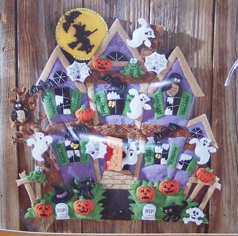 Bucilla ~Newly Release~ "HAUNTED HOUSE" Felt Halloween Wall Hanging Kit~86560 Moldes Halloween, Applique Wall Hanging, Christmas Stocking Kits, Felt Wall Hanging, Casa Halloween, Felt Stocking, Hand Embroidery Kits, Adornos Halloween, Halloween Tree