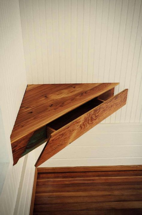 Diy Corner Shelf, Beadboard Wall, Corner Shelf Ideas, White Beadboard, Floor Moulding, Regal Design, Drawer Shelves, Corner Shelf, Wood Shelf