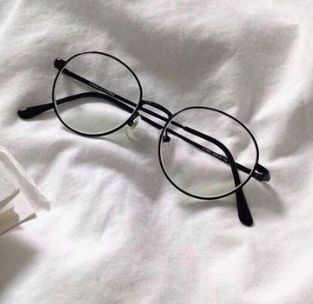 Glasses Women Fashion Eyeglasses, Cute Glasses Frames, Kpop Stray Kids, Classy Glasses, Glasses Frames Trendy, Glasses Inspiration, Fancy Glasses, Glasses Trends, Womens Glasses Frames