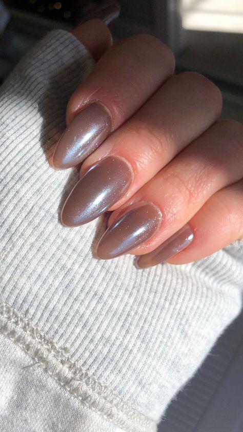 Gray Pearl Nails, Pearl Grey Nails, Grey Pearl Nails, Grey Chrome Nails, Opal Nails, Mirror Nails, Brown Mirror, Pearl Nails, Heart Nails