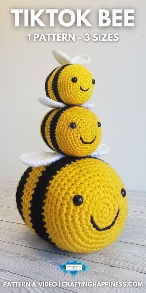 Free crochet pattern for the famous TikTok Bee that you can make. One Pattern - 3 sizes. Crochet tutorial and video from Crafting Happiness. Bee Wings, Bee Free, Bee Pattern, Crochet Bee, Pola Amigurumi, Plushie Patterns, Crochet Animals Free Patterns, Crochet Amigurumi Free Patterns, Beginner Crochet Projects